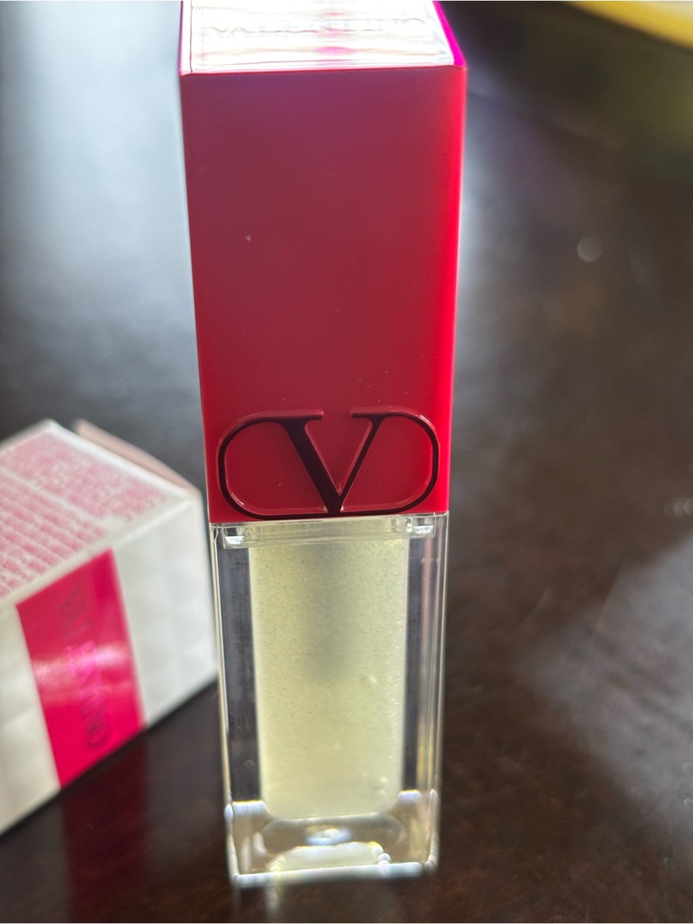 Valentino Puffer Gloss Shine.            (OOR DAZZLING MERMAID)